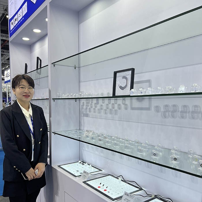 濾光片產(chǎn)品展示 濾光片產(chǎn)品展示臺(tái)