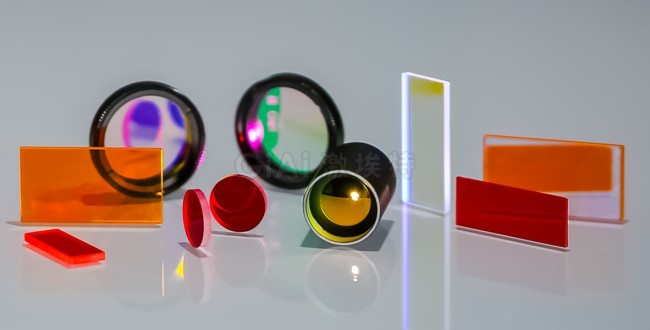 平面濾鏡、濾光鏡、濾光片是不是同一種東西？