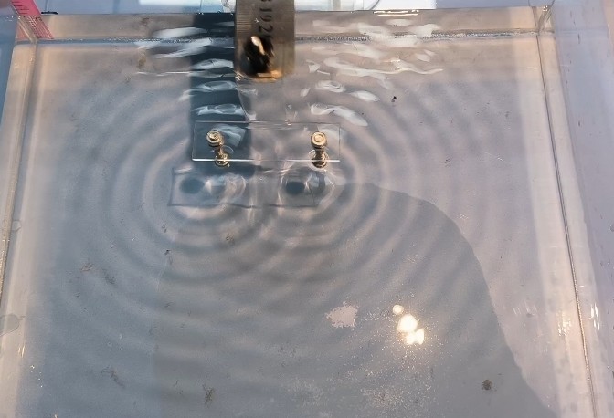 什么是相消干涉？什么是相長干涉？